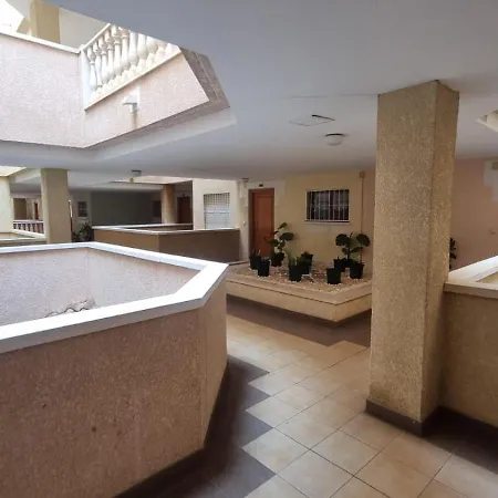 Torrevieja Apartment * טורבייחה